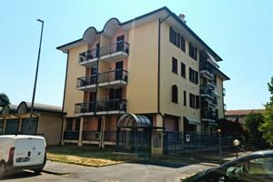 Zona centrale appartamento con cantina, box doppio