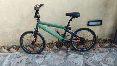 bicicletta bmx freestyle 