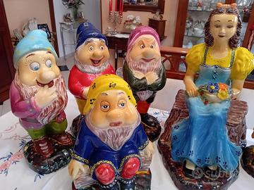 Biancaneve e i Sette nani in porcellana