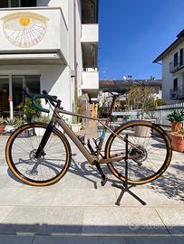 Bici elettrica da Gravel GT - E GRADE AMP