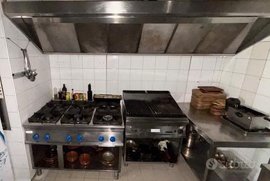 Cucina a gas 6 fuochi + griglia + cappa