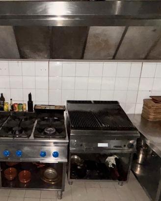 Cucina a gas 6 fuochi + griglia + cappa