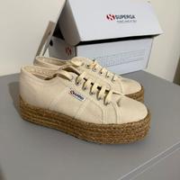 Sneakers platform Superga in eccellenti condizioni