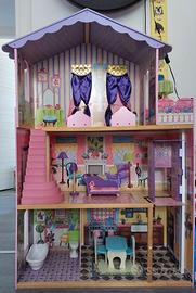 Casa delle bambole in legno