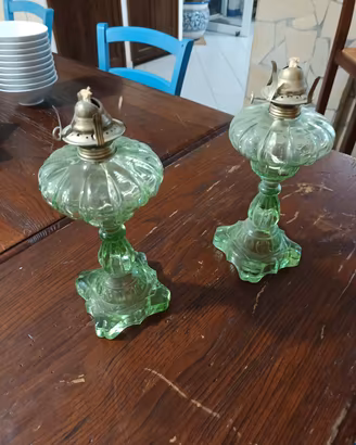 lampada a petrolio antica in vetro 