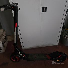 monopattino elettrico, marca aprilia