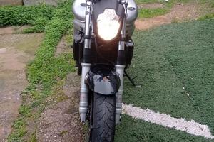 Moto Yamaha FZ6 cilindrata 600