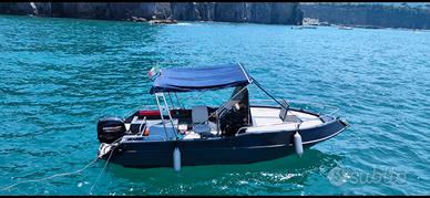 Barca walkaround con motore 40/70 MercuryPro nuovo