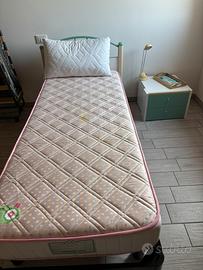 Letto singolo con materasso