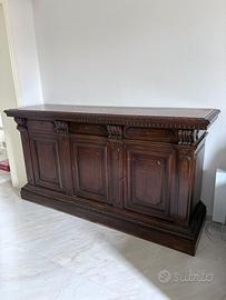 Credenza stile cinquecentesco in legno di noce