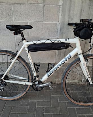 Gravel/trekking bike 
Bianchi Camaleonte tg56