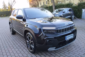 Jeep Avenger 1.2 Turbo MHEV DCT Summit Led/Camera