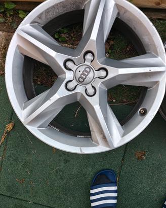 4 cerchi Lega da 18"  AUDI Q5