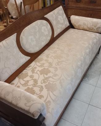 Divano modello "Ottomana"