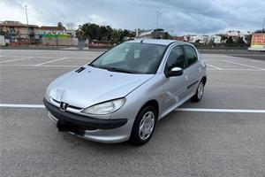 Peugeot 206 5 porte neopatentati doppie chiavi