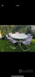 Tavolo da giardino con sedie