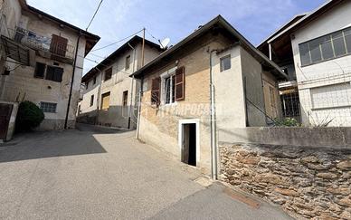 CASA INDIPENDENTE IN CENTRO A NETRO!