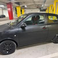 Lancia ypsilon benzina 16 V
