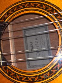 Chitarra acustica Yamaha