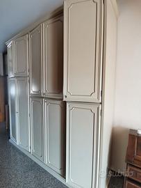 Grande armadio  in legno