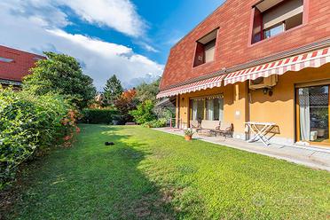 VILLA A SCHIERA A ARESE