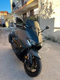 Tmax 560 tech max 2021