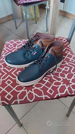 scarpe della Levi's