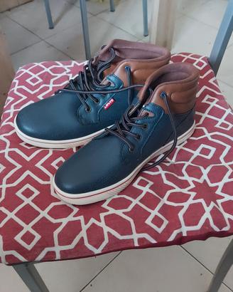 scarpe della Levi's