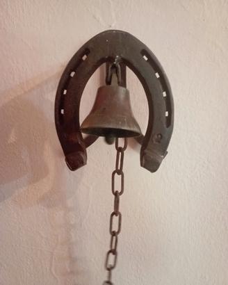 Campanella antica in ferro e ronzo