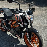 KTM DUKE 390