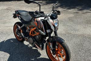 KTM DUKE 390
