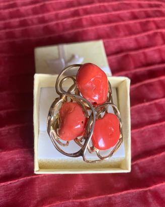 Anello di corallo e argento 925