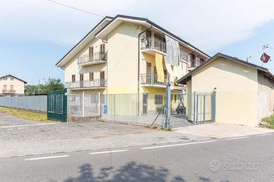 CASA SEMINDIPENDENTE A CIRIÈ