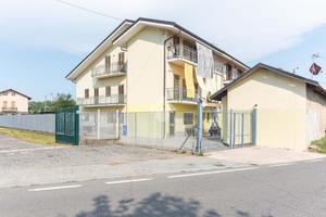 CASA SEMINDIPENDENTE A CIRIÈ