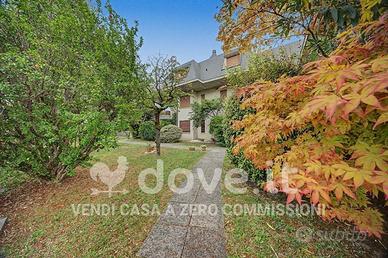 Appartamento di 170 m² con 4 locali e posto auto a