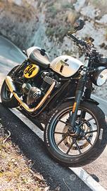TRIUMPH STREET TWIN 900 CUSTOM / CAFÉ RACER