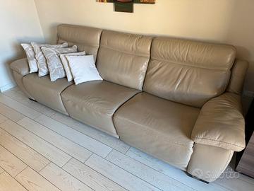 Divani in vera pelle by Natuzzi