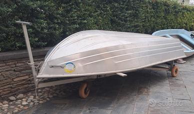 Barca Tipo Canadian e Motore 5Cv