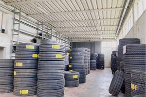 Immobile di 520 m² con 4 locali a Capannori
