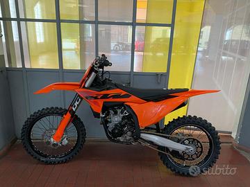 Si valutano permute com motocross pari o superiore