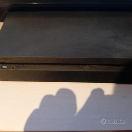 console play station 4 (ps4) + joystick + 1 gioco