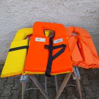 3 giubbotti salvagente 