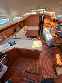 Barca a vela hunter 41 deck saloon.