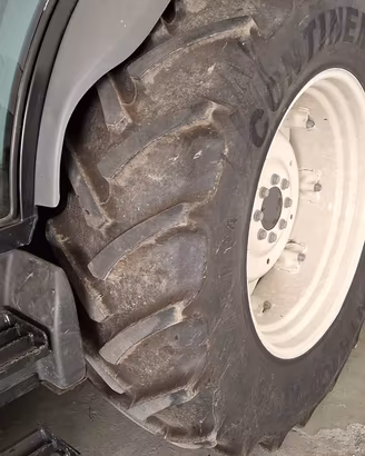 Trattore new holland TD5940