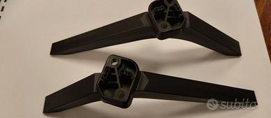 piedi per televisore, forse Hisense