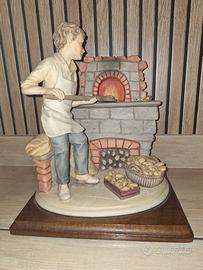 statuetta in ceramica