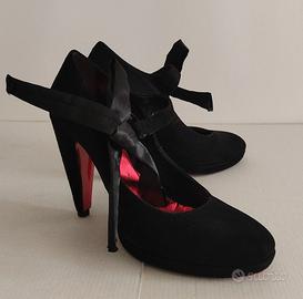 Decoltè camoscio nero con cinturino in raso n° 38