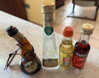 Bottiglie mignon collezione Liquore. Vintage.