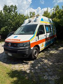 Ambulanza Volkswagen T5, anno 2011, Motore Rotto
