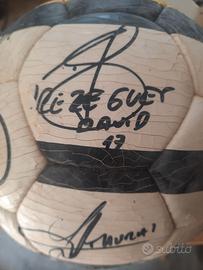 pallone con firme juve